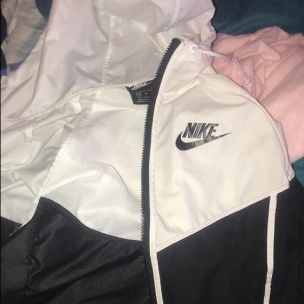 Windbreaker Nike jacket